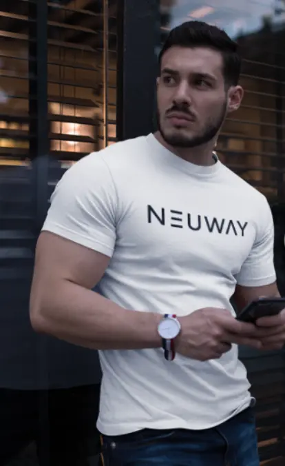 NΞUWΛY SIGNATURE T-SHIRT (3XL)